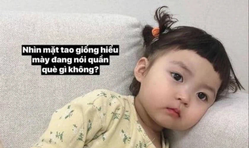Người đàn ông với biểu cảm "tôi không biết gì hết"