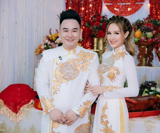 Đám cưới xa hoa của Xemesis và Xoài Non, sự kiện gây choáng ngợp với giá trị trang sức và xe rước dâu hàng tỷ đồng.