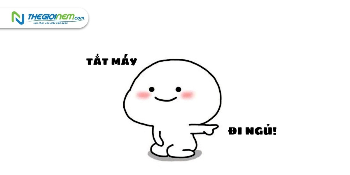 Meme chú mèo lười biếng nằm dài trên giường, tượng trưng cho giấc ngủ thoải mái