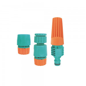 Cận cảnh những ngọn rau xà lách được trồng trong chậu nhựa trên ban công một căn hộ thành phố